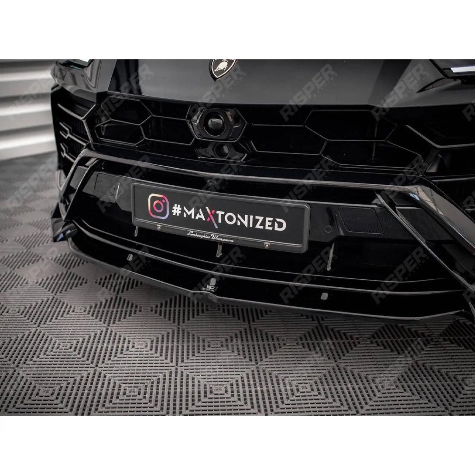 LAMBORGHINI URUS MK1 - MAXTON FRONT SPLITTER V1 - IN GLOSS BLACK