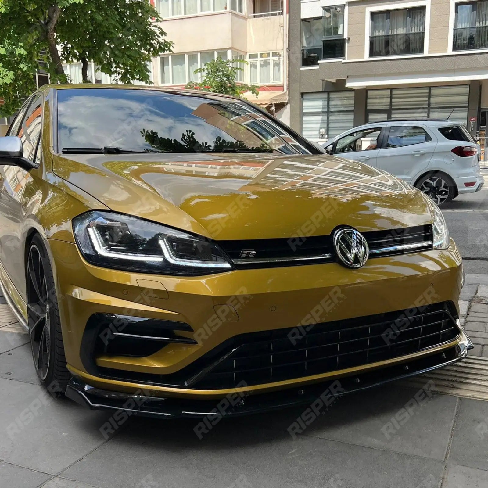 VW Golf MK8 2020+ - Risper Front Splitter In Gloss Black
