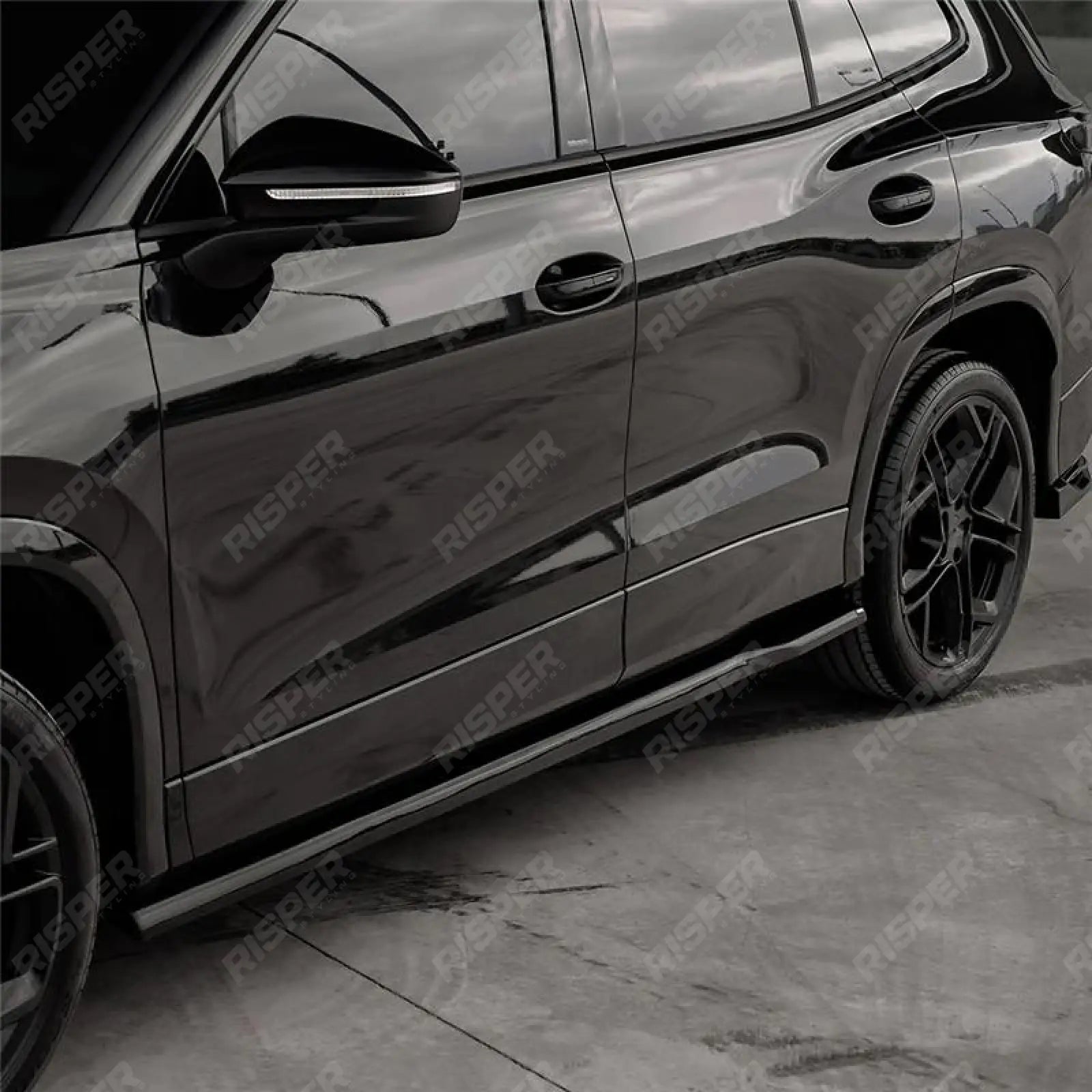 VW Tayron MK1 2025 On Side Skirts In Gloss Black Side Skirt Splitters