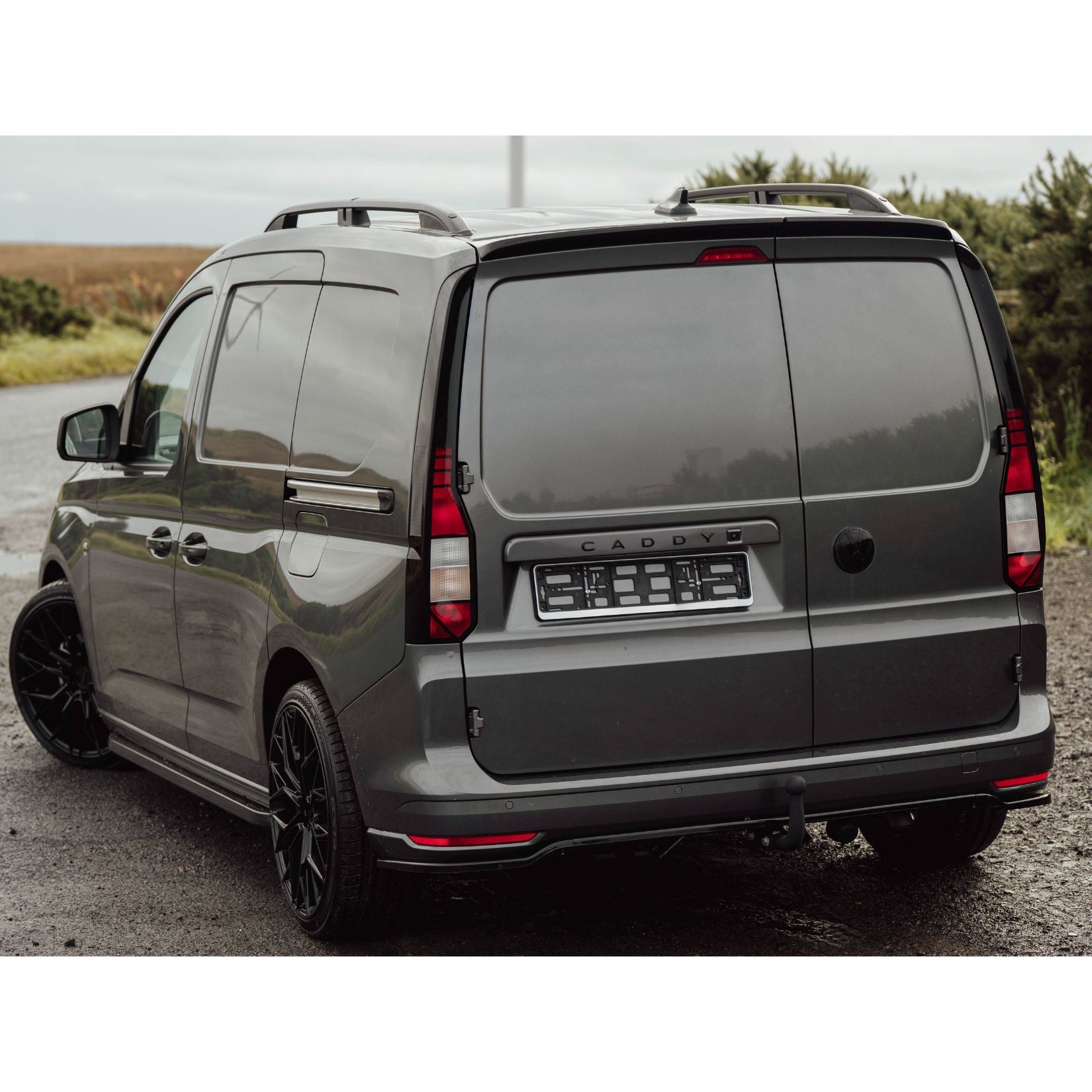 Rear Bumper Splitter in Gloss Black For Volkswagen Caddy MK5 2021+