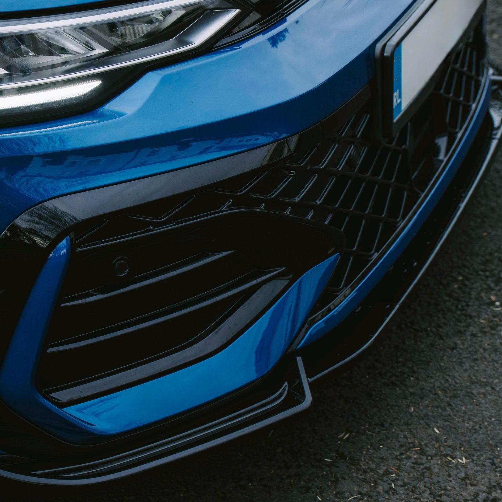 Volkswagen Golf MK8.5 Facelift GTI R R Line Front Splitter In Gloss Black