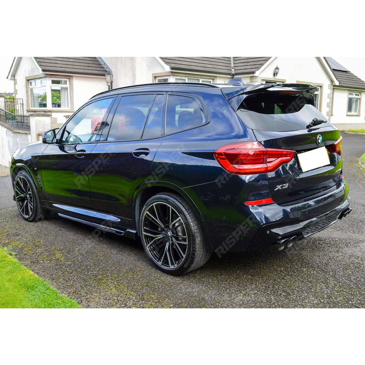 Black Knight RearDiffuser In Gloss Black (With Exhaust Tips) For BMW X3 G01 PRE LCI - Diffuser