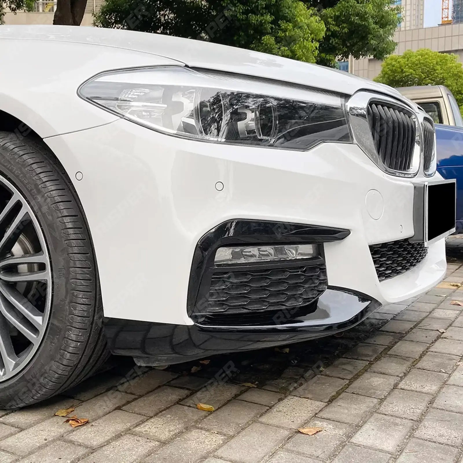 BMW 5 SERIES G30 (PRE LCI) 2017-2020 FRONT BUMPER CORNER SPLITTER IN GLOSS BLACK Body Trims