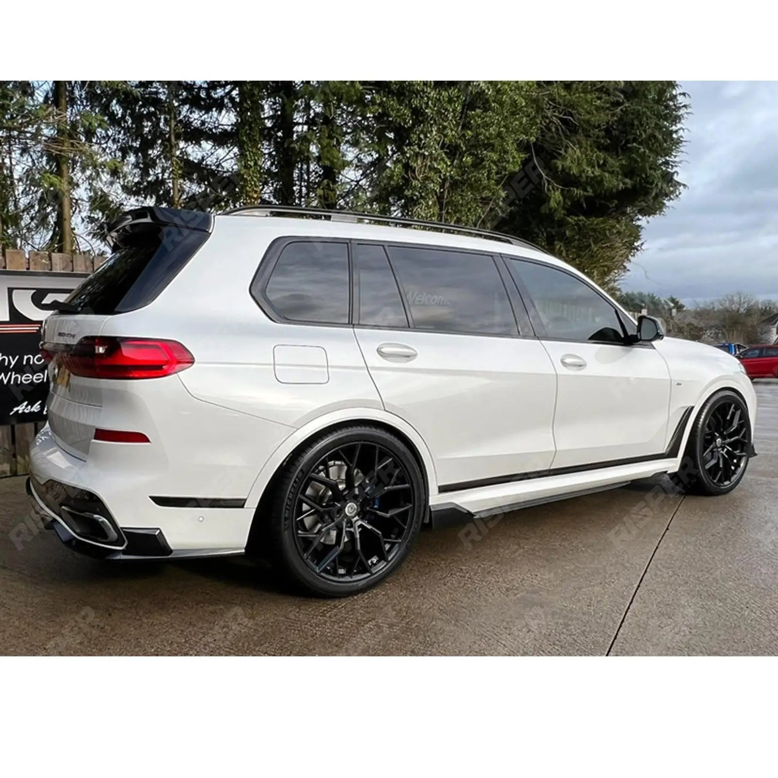 BMW X7 G07 M Sport (2018 - 2022 Pre - LCI) Black Knight Aero Kit in Gloss Black