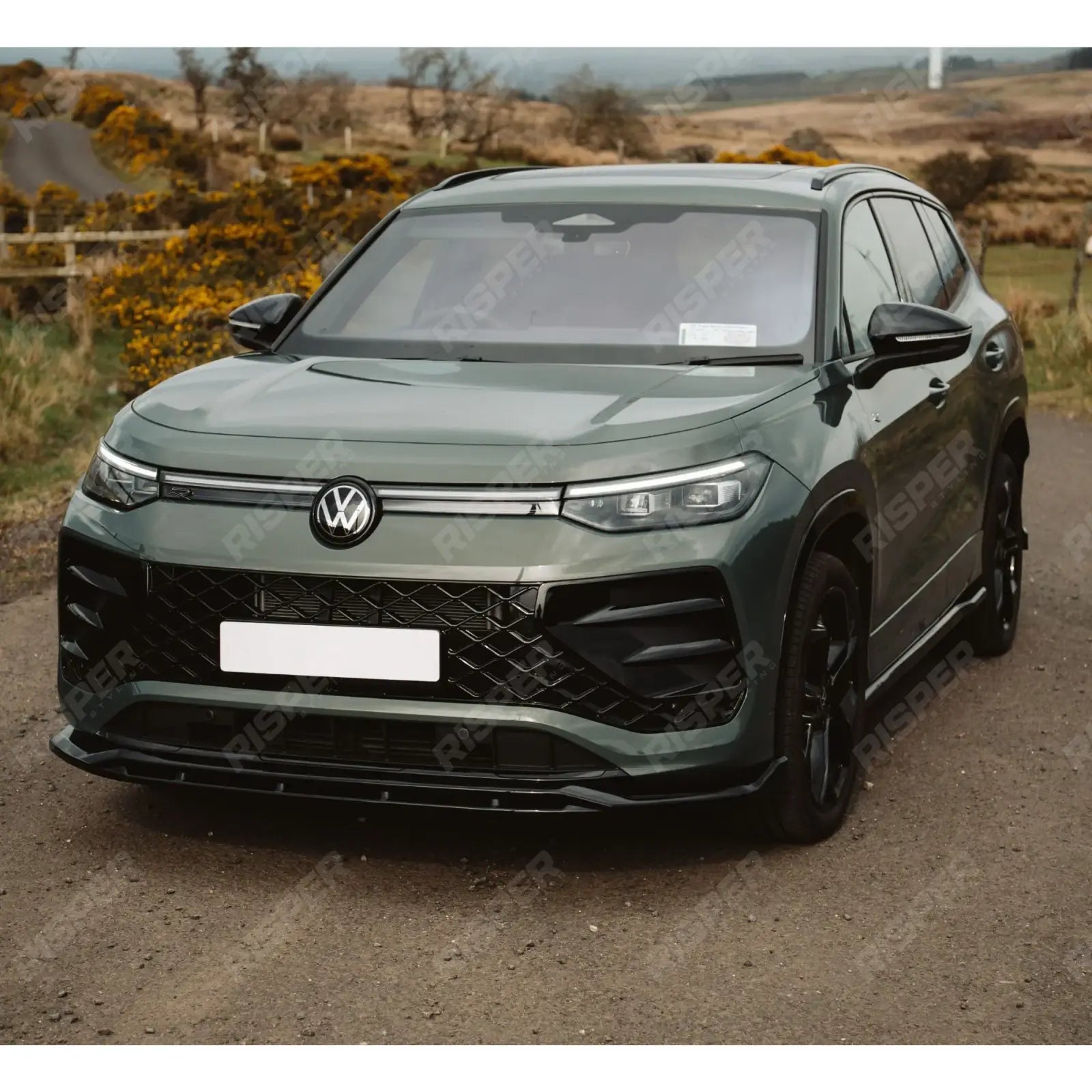 VW Tayron R-Line MK1 2025 On Front Splitter In Gloss Black - Front Splitter