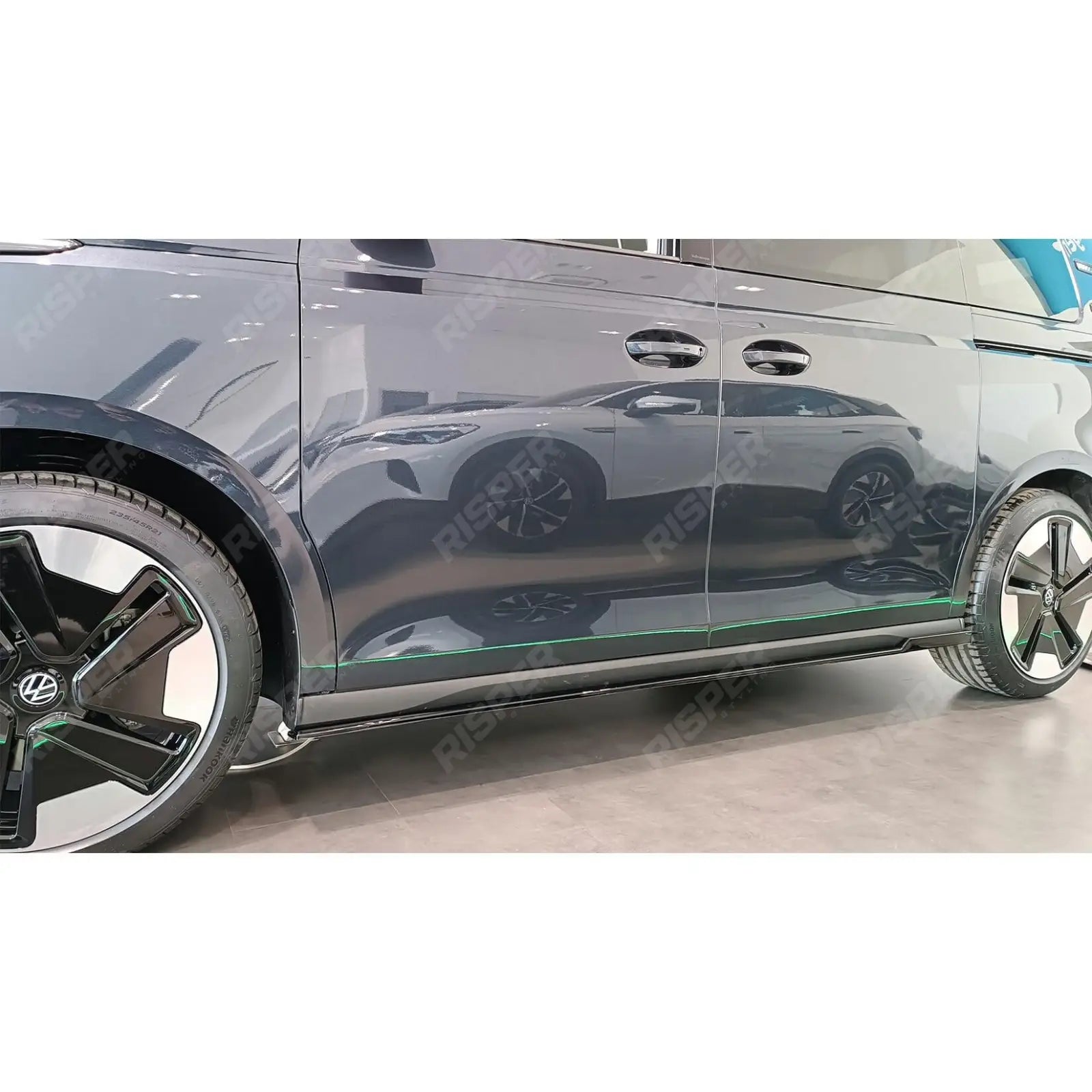VW ID BUZZ 2021+ - Gloss Black Side Skirt Splitters Main image