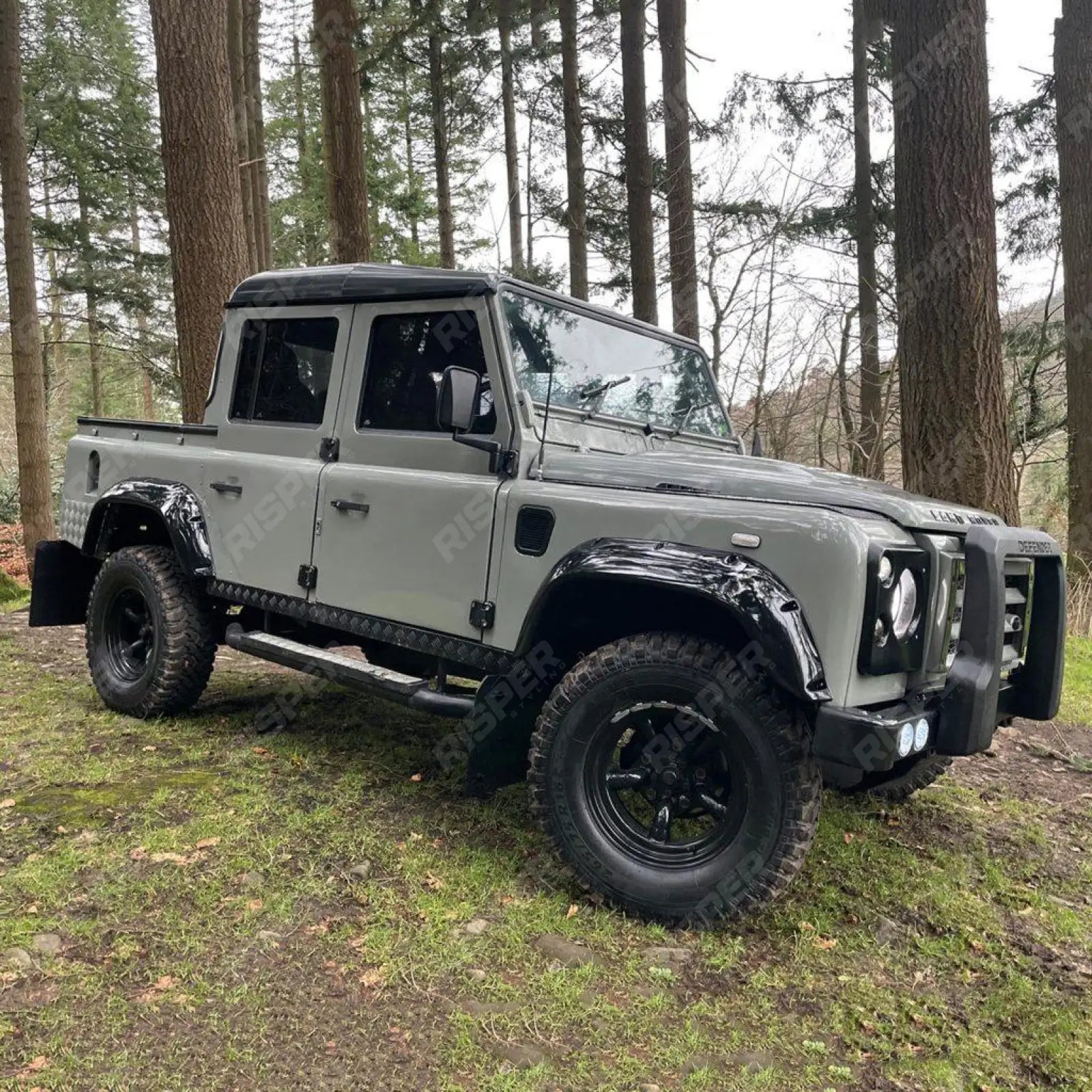 Land Rover Defender 90 110 Wheel Arch Kit Gloss Black Set Of 4 Main image