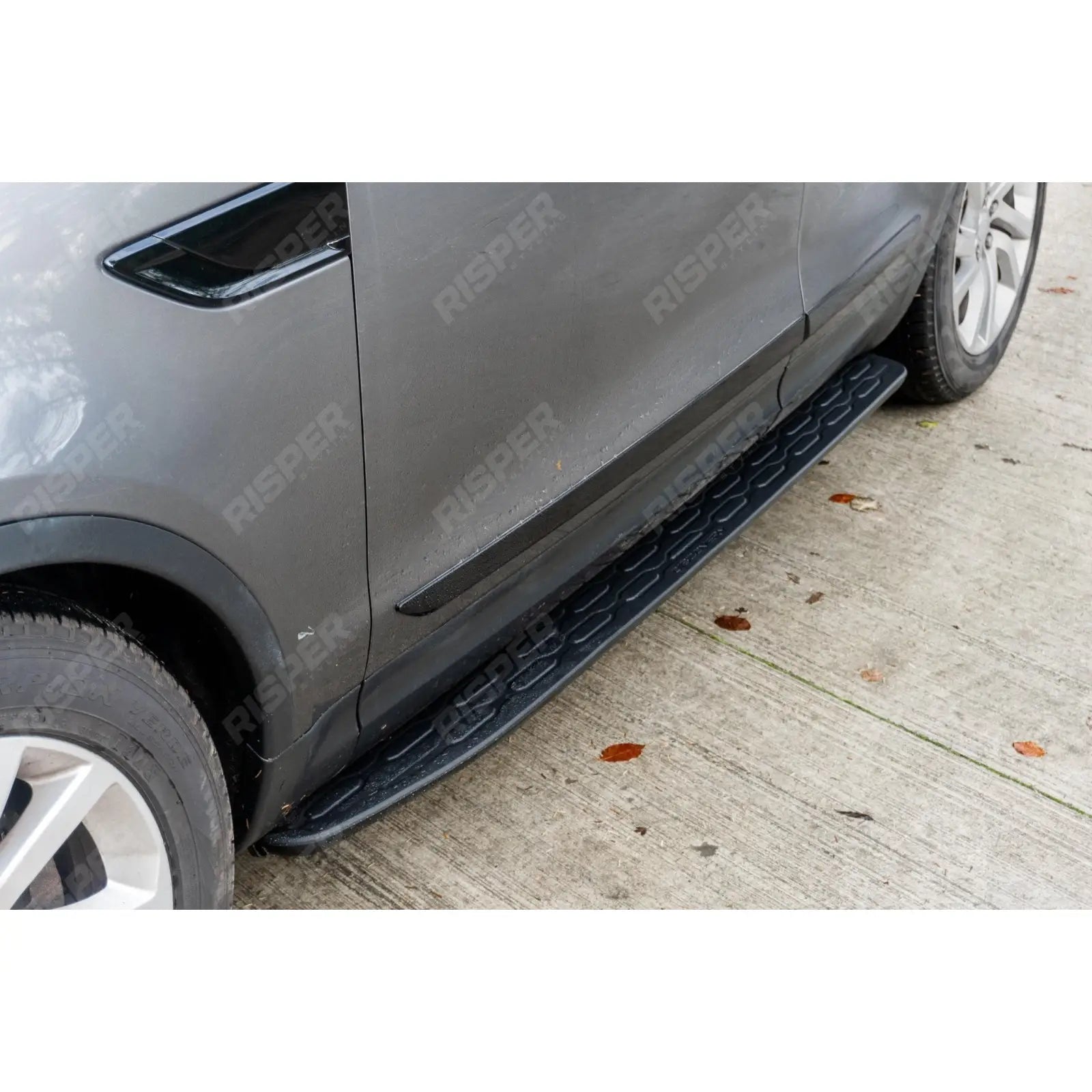Land Rover Discovery 5 2017 - 2019 – Black Dynamic Door Mouldings Side Trim