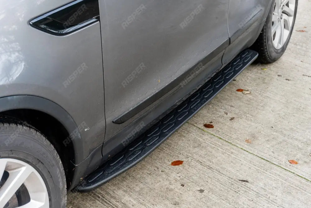 Land Rover Discovery 5 2017 - 2019 – Black Dynamic Door Mouldings Side Trim