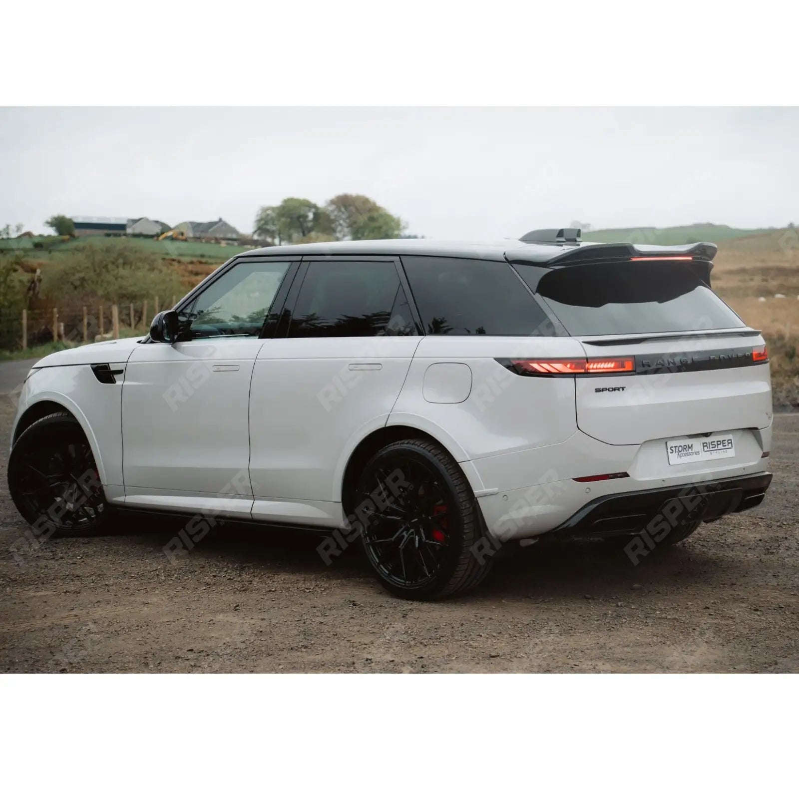 Mid Spoiler In Gloss Black For Range Rover Sport 2023 On - Rear Spoilers