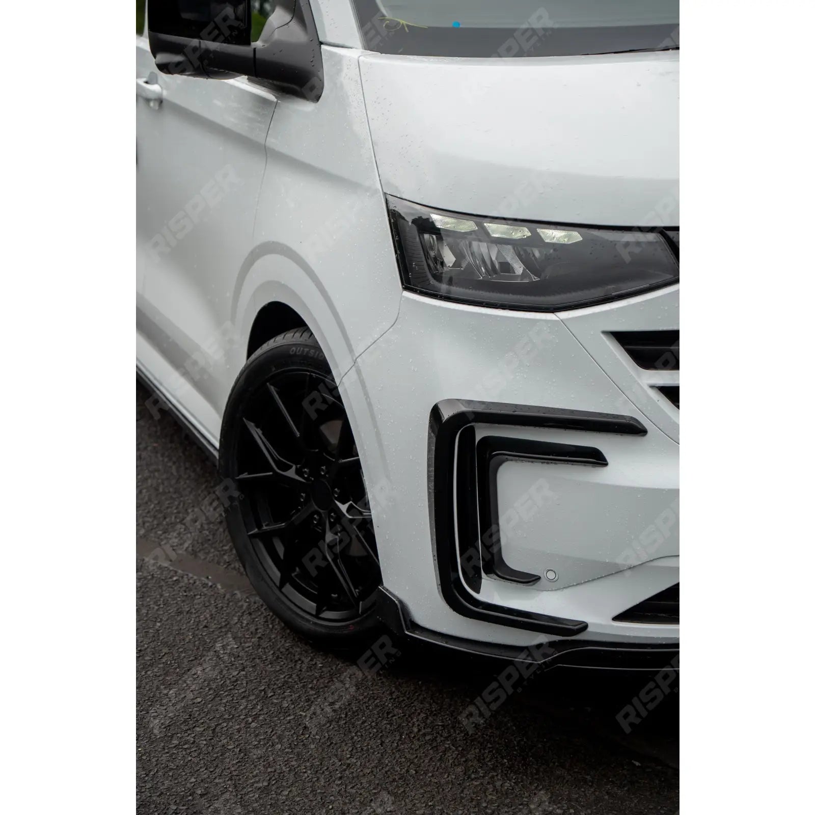 Premium Aero Kit In Gloss Black For Volkswagen Transporter T7 LWB TAILGATE 2025 on - Aero Kit