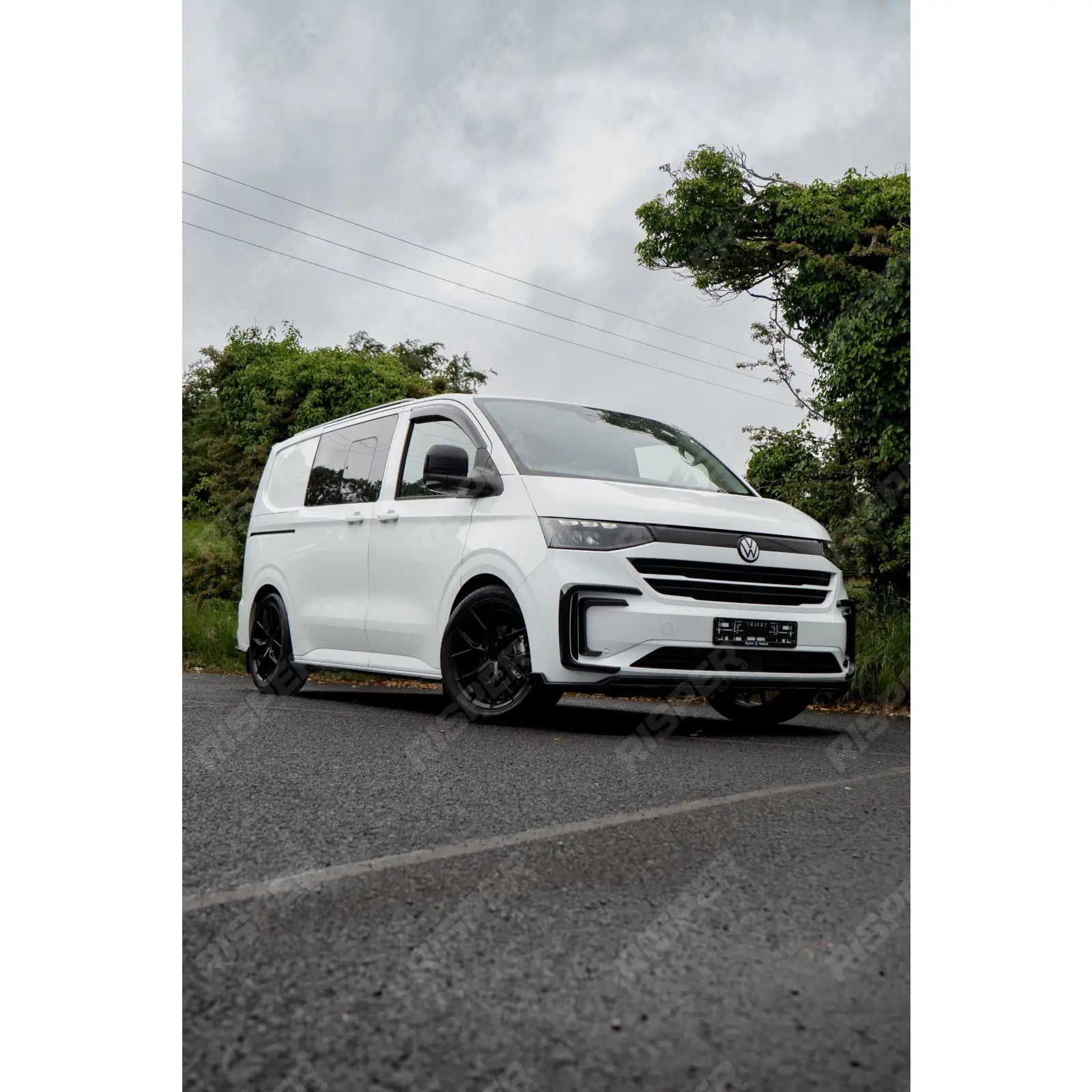 Premium Aero Kit In Gloss Black For Volkswagen Transporter T7 LWB TAILGATE 2025 on - Aero Kit