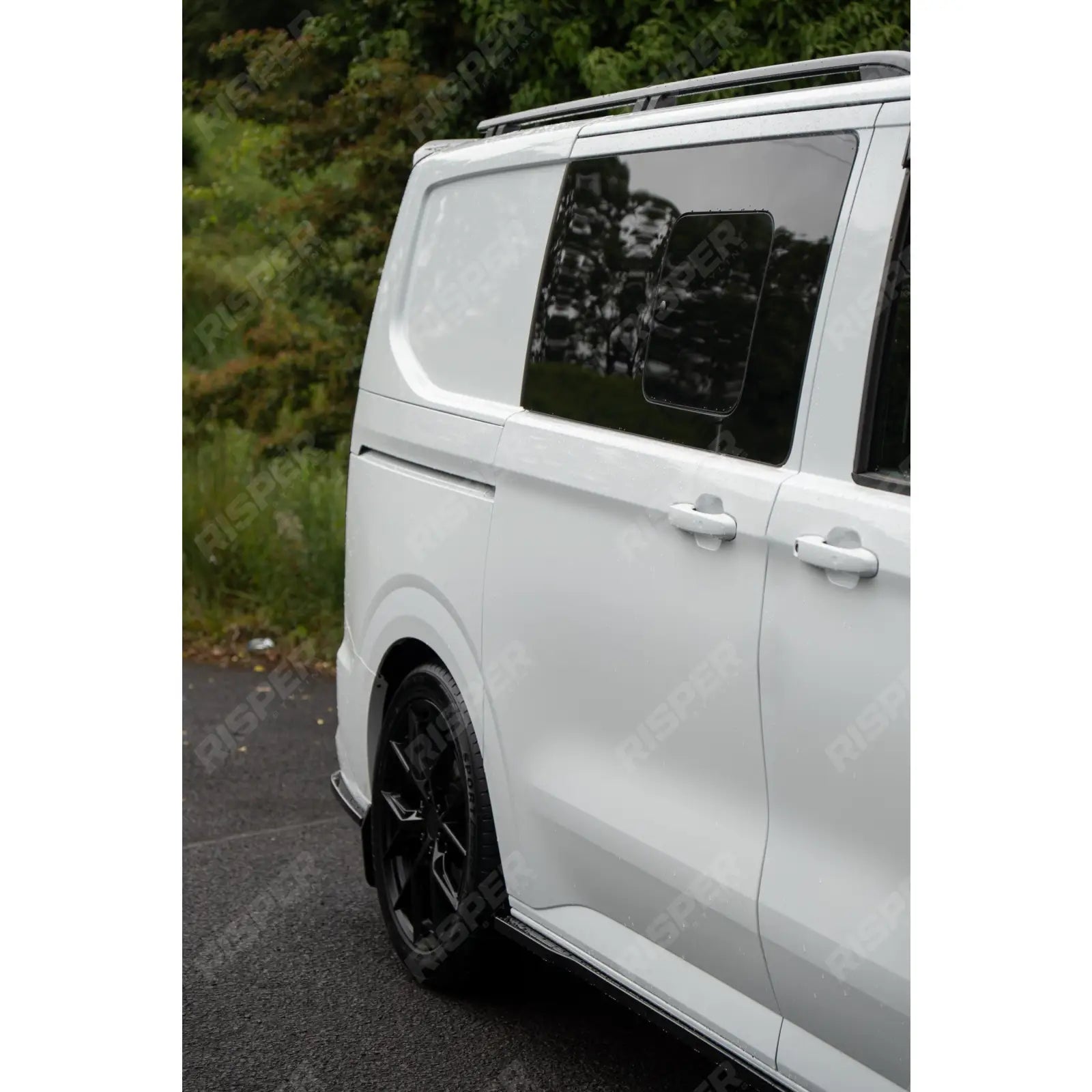 Premium Aero Kit In Gloss Black For Volkswagen Transporter T7 LWB TAILGATE 2025 on - Aero Kit