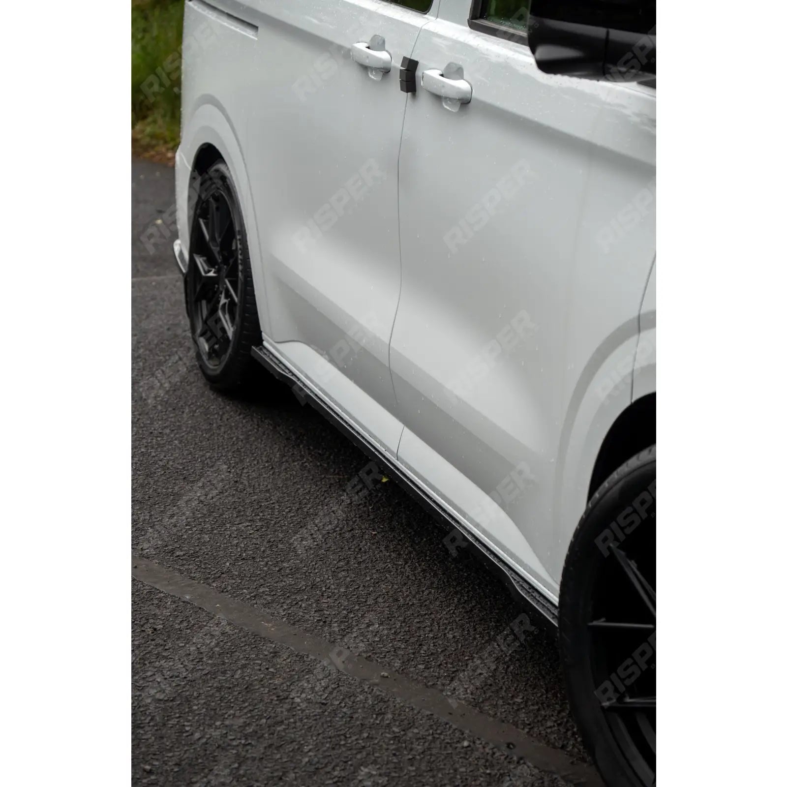 Premium Aero Kit In Gloss Black For Volkswagen Transporter T7 LWB TAILGATE 2025 on - Aero Kit