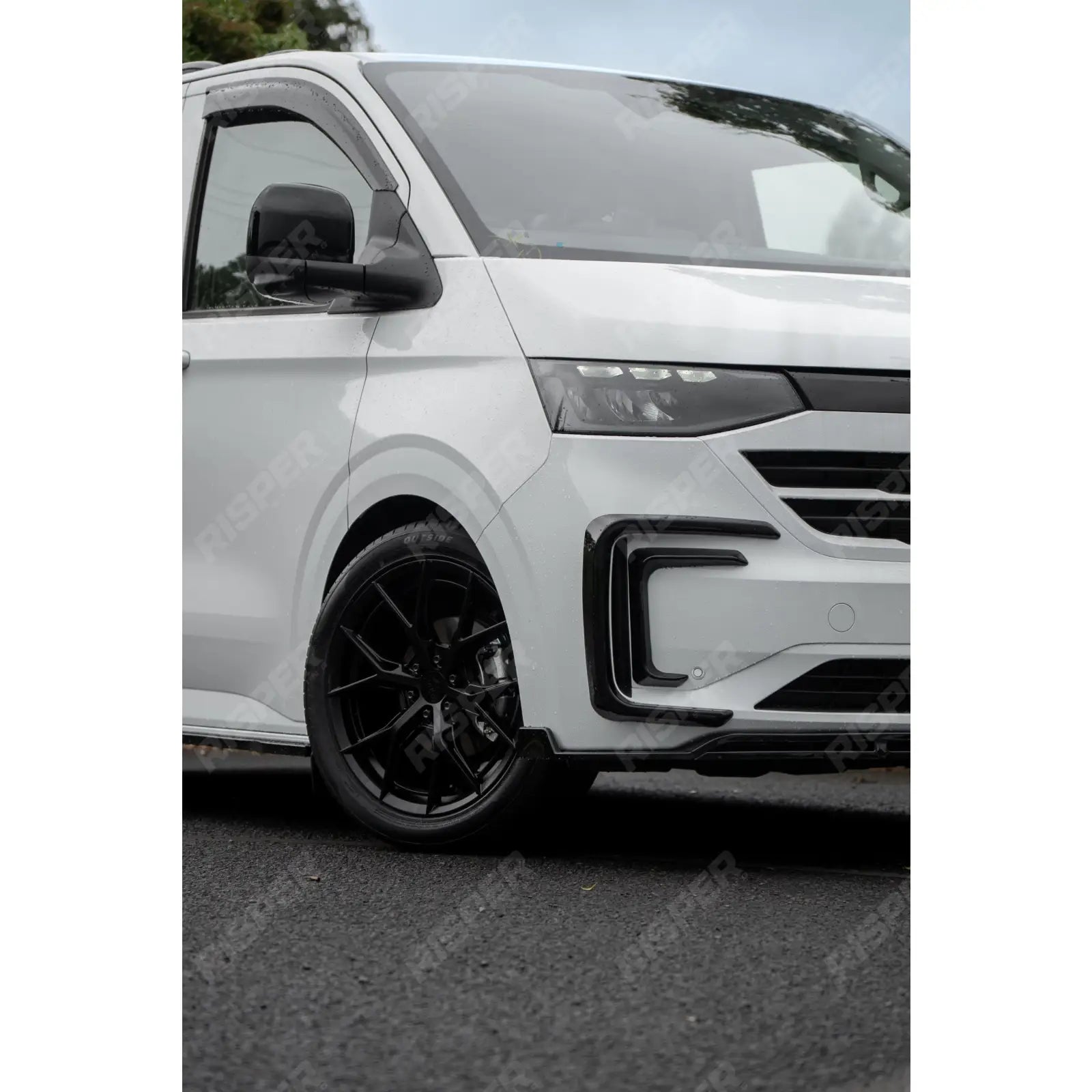 Premium Aero Kit In Gloss Black For Volkswagen Transporter T7 LWB TAILGATE 2025 on - Aero Kit