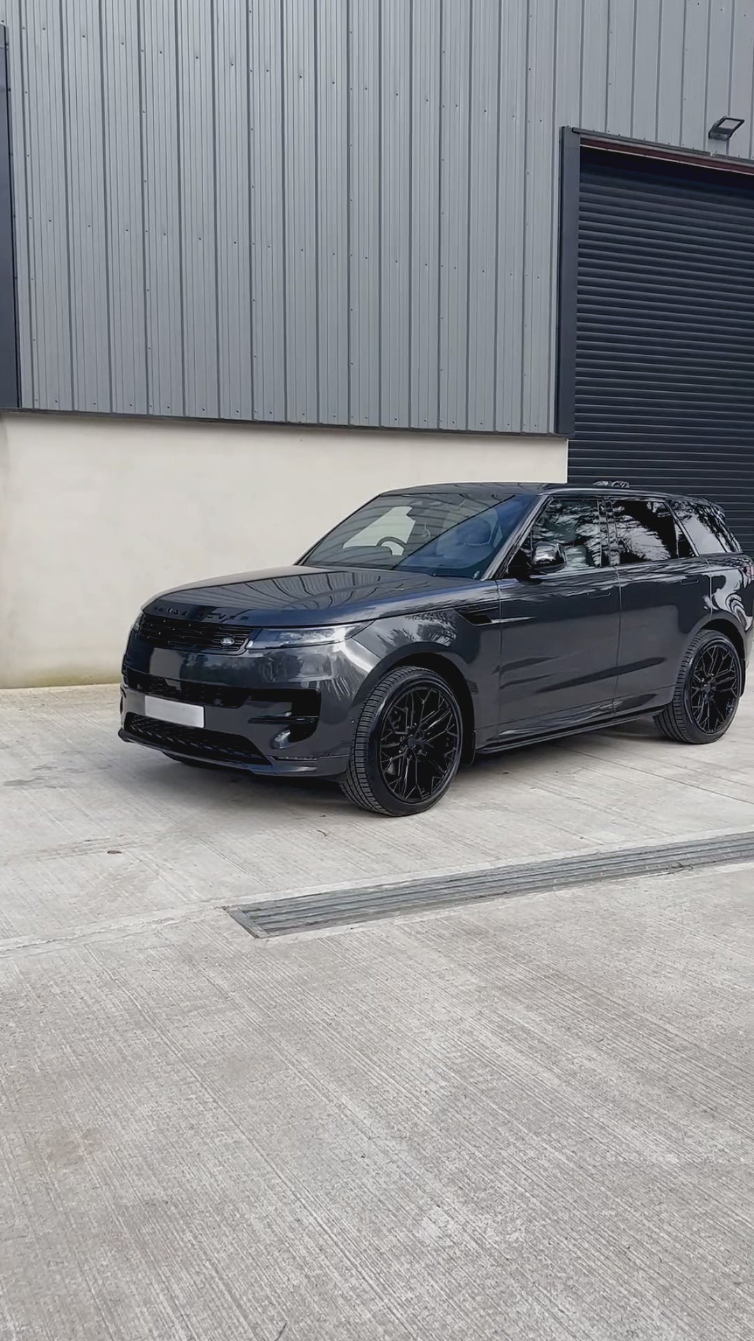 Range Rover Sport & Vogue 2023 On – Side Steps - Running Boards In Silver