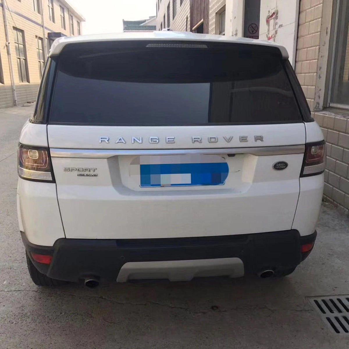 RANGE ROVER SPORT 2014 - 2017 - L494 - REAR BUMPER TOW EYE COVER BOARD TRIM - SILVER - RisperStyling