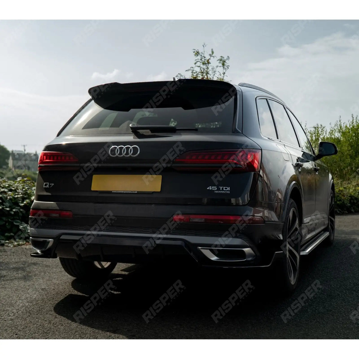 Rear Diffuser in Gloss Black For Audi Q7 S-line 2019+ - Diffuser