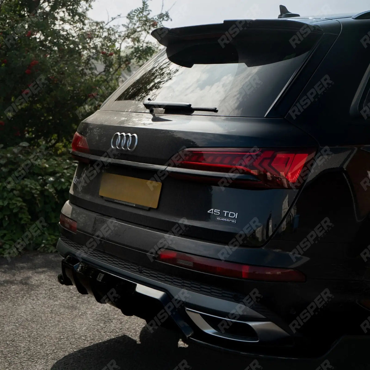 Rear Diffuser in Gloss Black For Audi Q7 S-line 2019+ - Diffuser