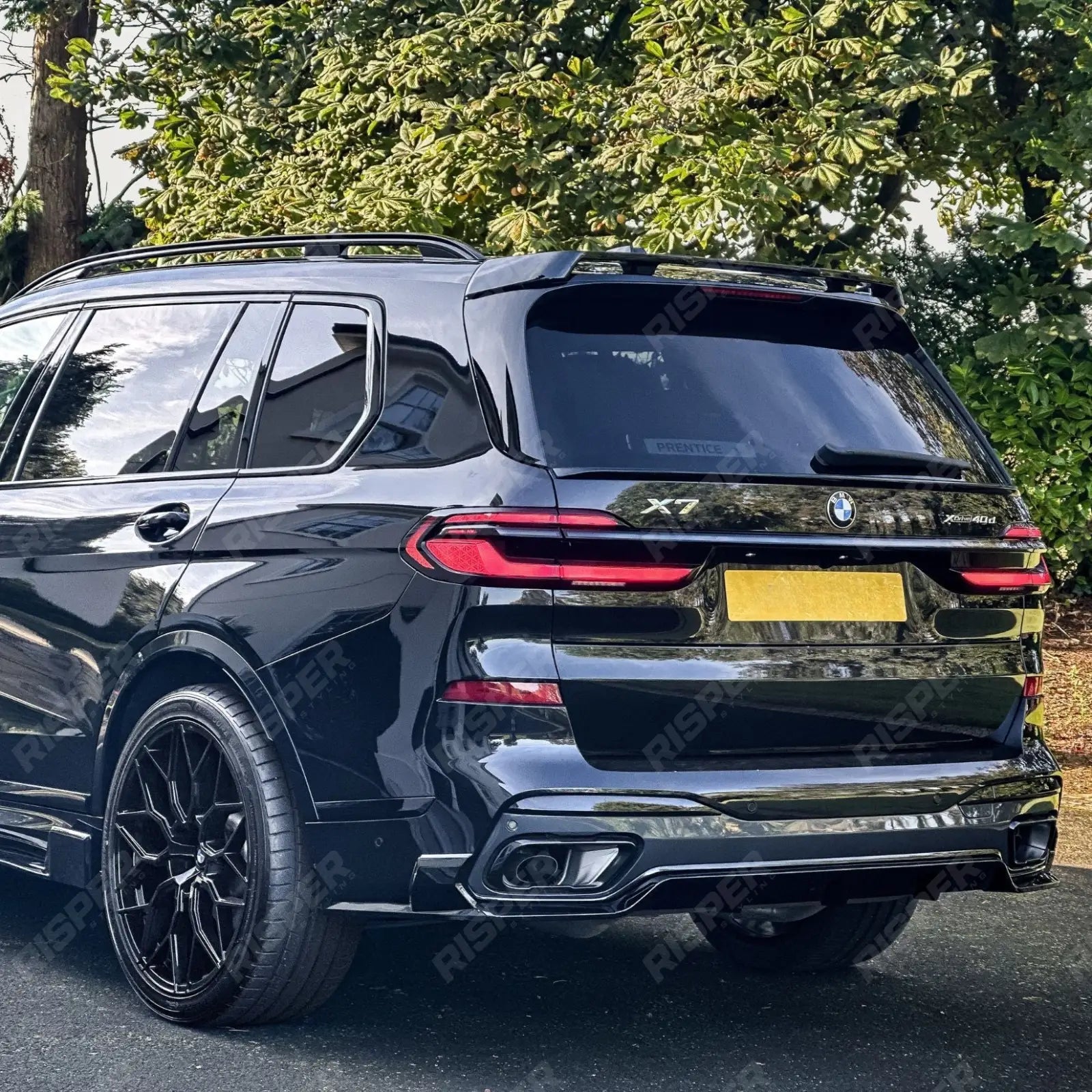 Rear Diffuser In Gloss Black For BMW X7 G07 LCI 2023+ Secondary image