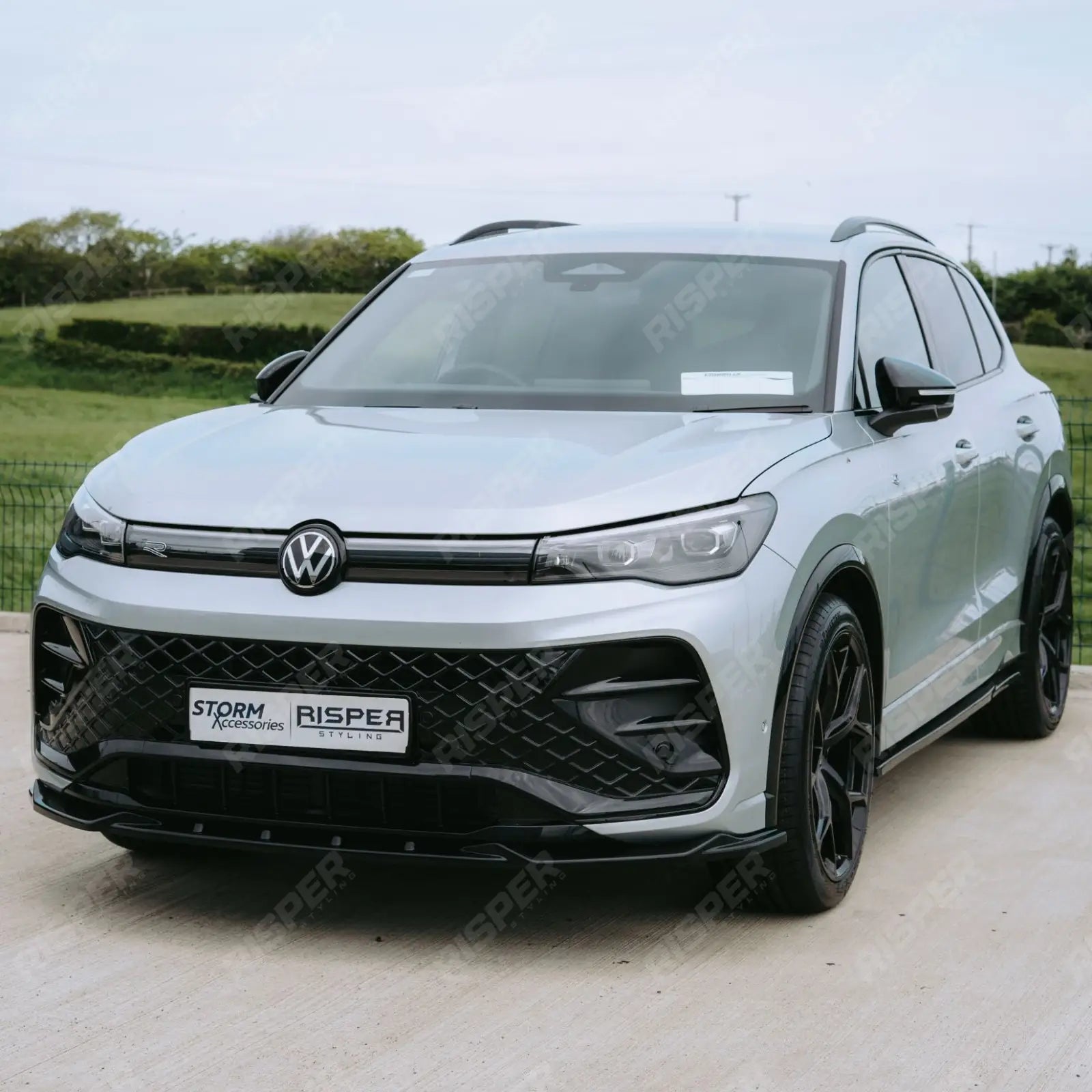 Side Skirts In Gloss Black For VW Tiguan MK3 2024 On - Side Skirt Splitters