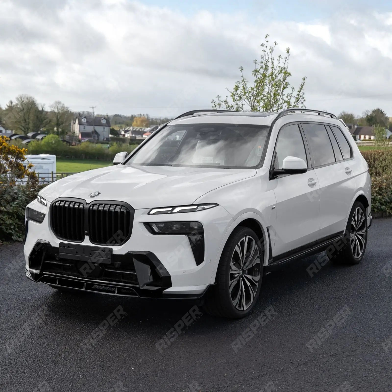BMW X7 G07 Side Steps - Gloss Black - Side Steps