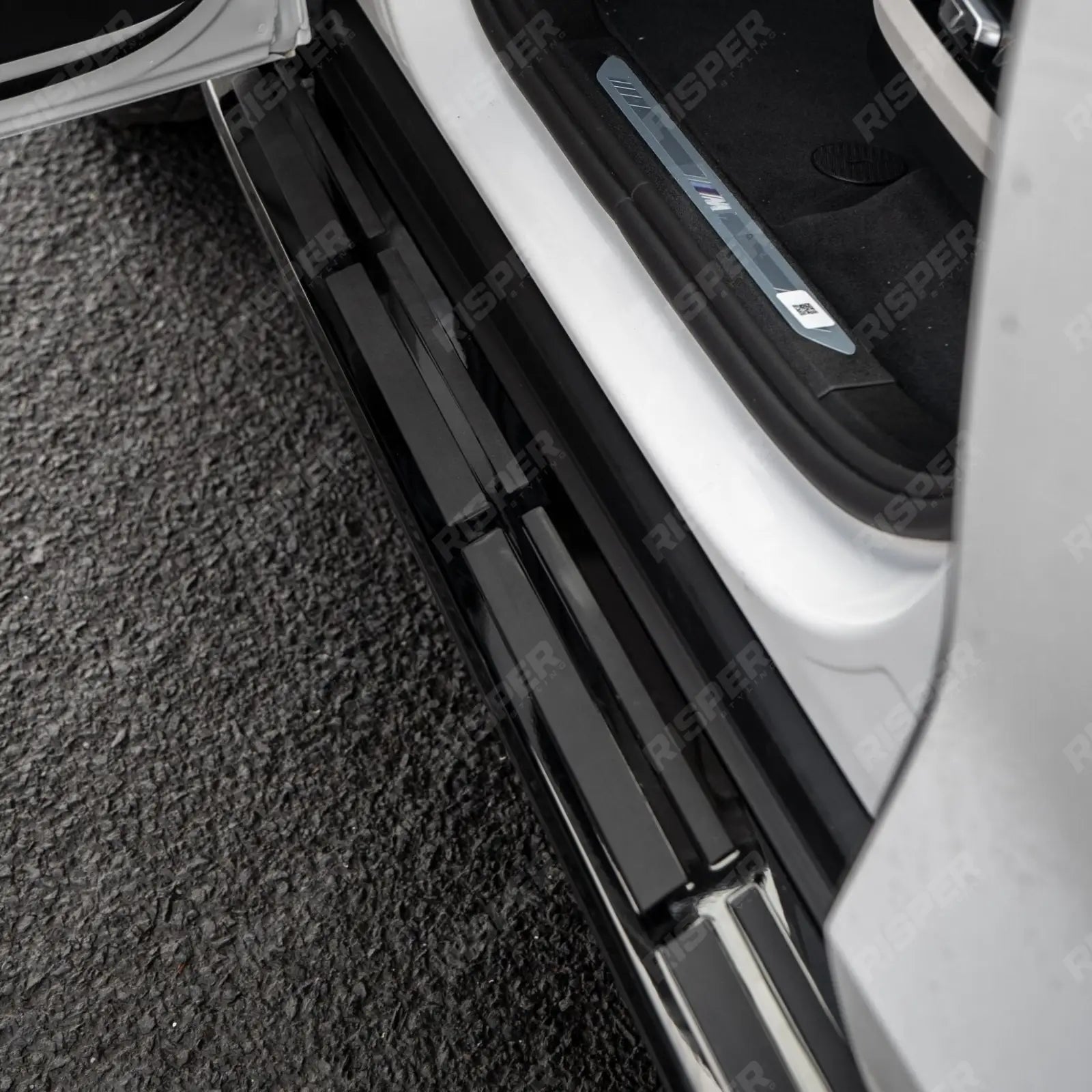 BMW X7 G07 Side Steps - Gloss Black - Side Steps