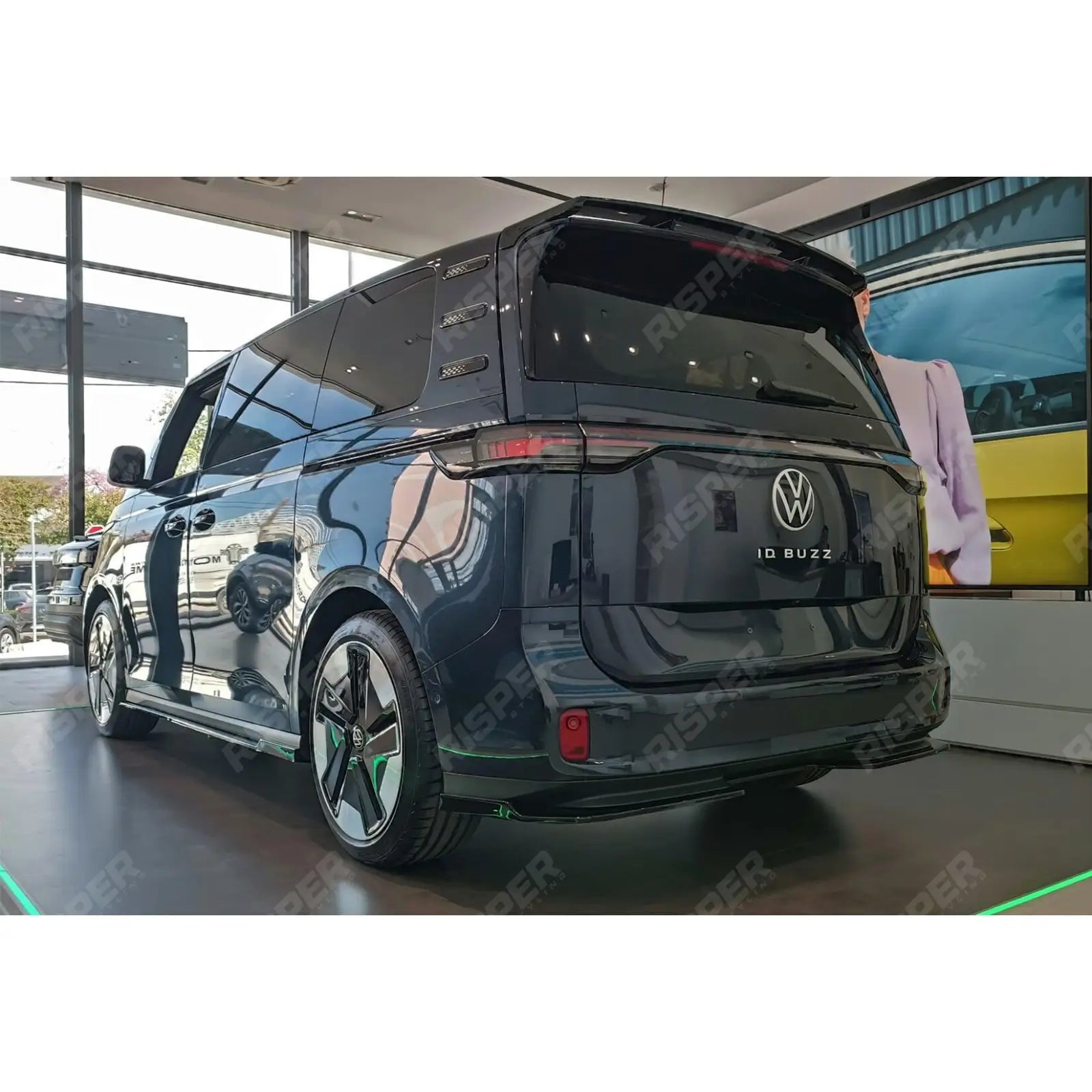 VW ID BUZZ 2021+ - Gloss Black Side Skirt Splitters