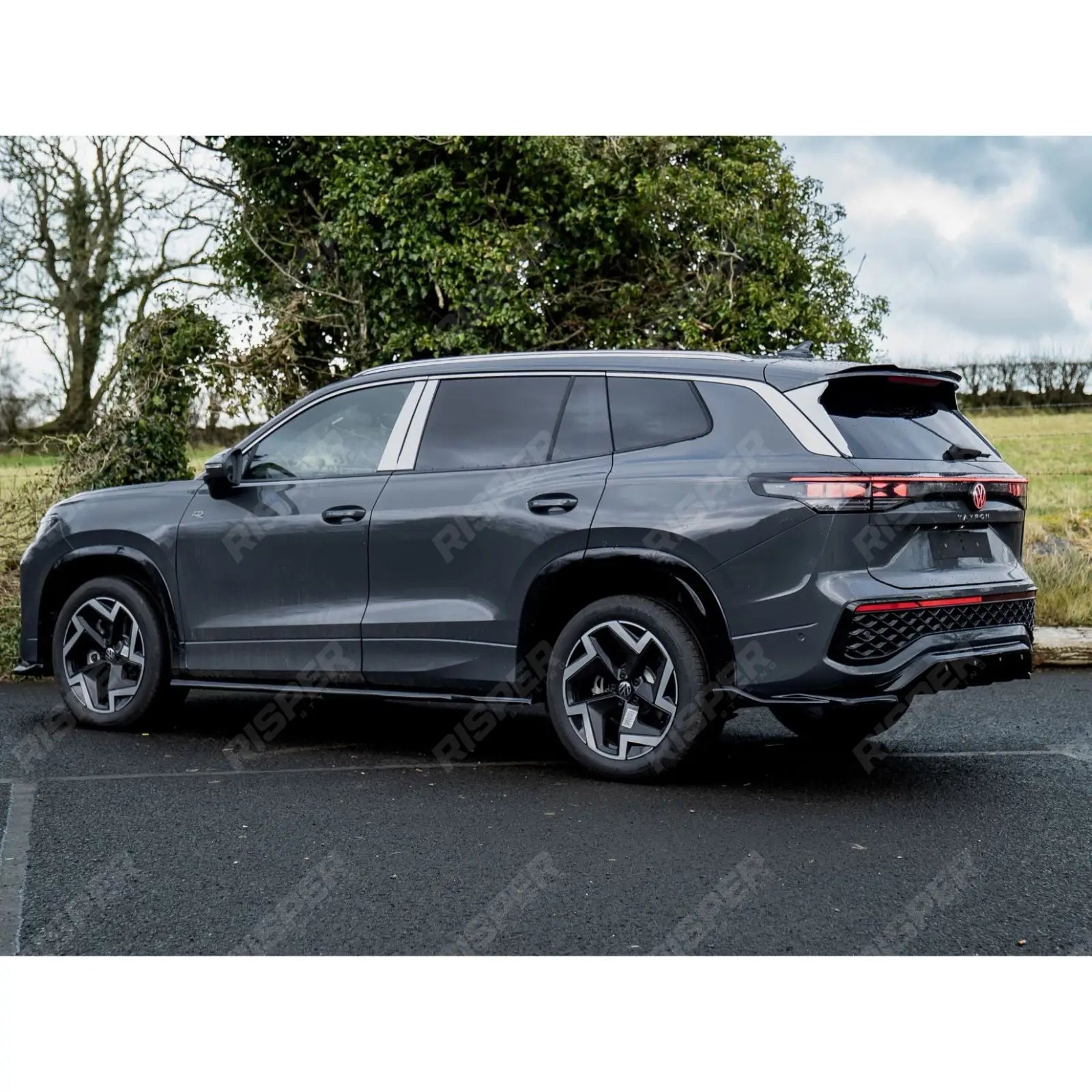 VW Tayron 2025 On Rear Spoiler In Gloss Black Rear Spoilers