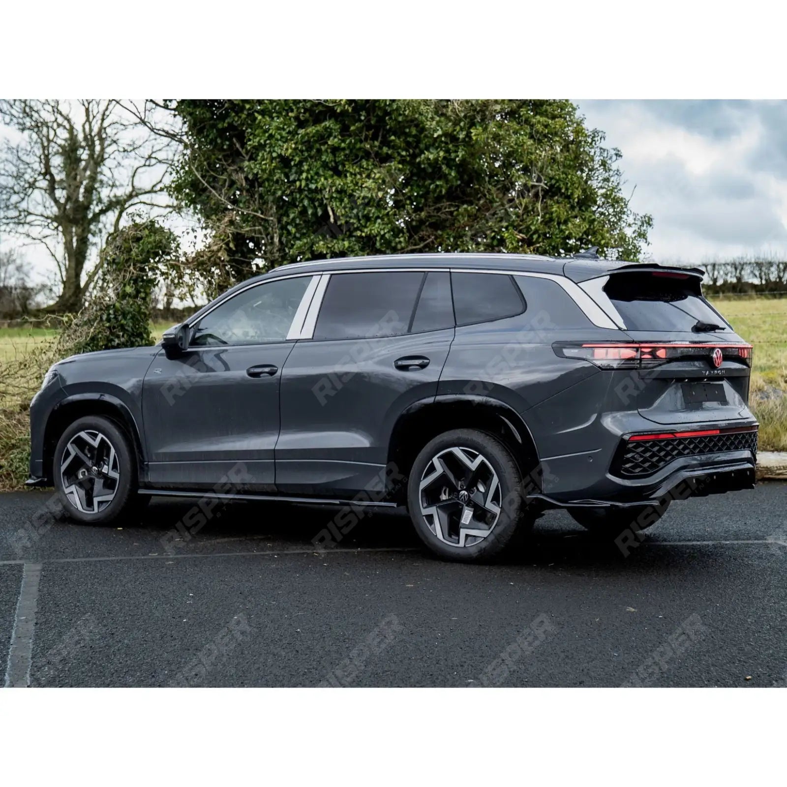 VW Tayron 2025 On Rear Spoiler In Gloss Black Rear Spoilers