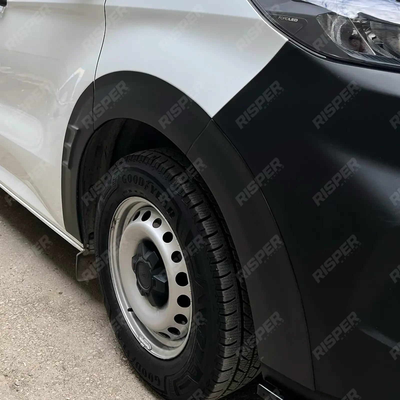 Wheel Arch Set in Black For Ford Transit Custom 2024 on / VW Transporter T7 2025 on - Wheel Arch Kit