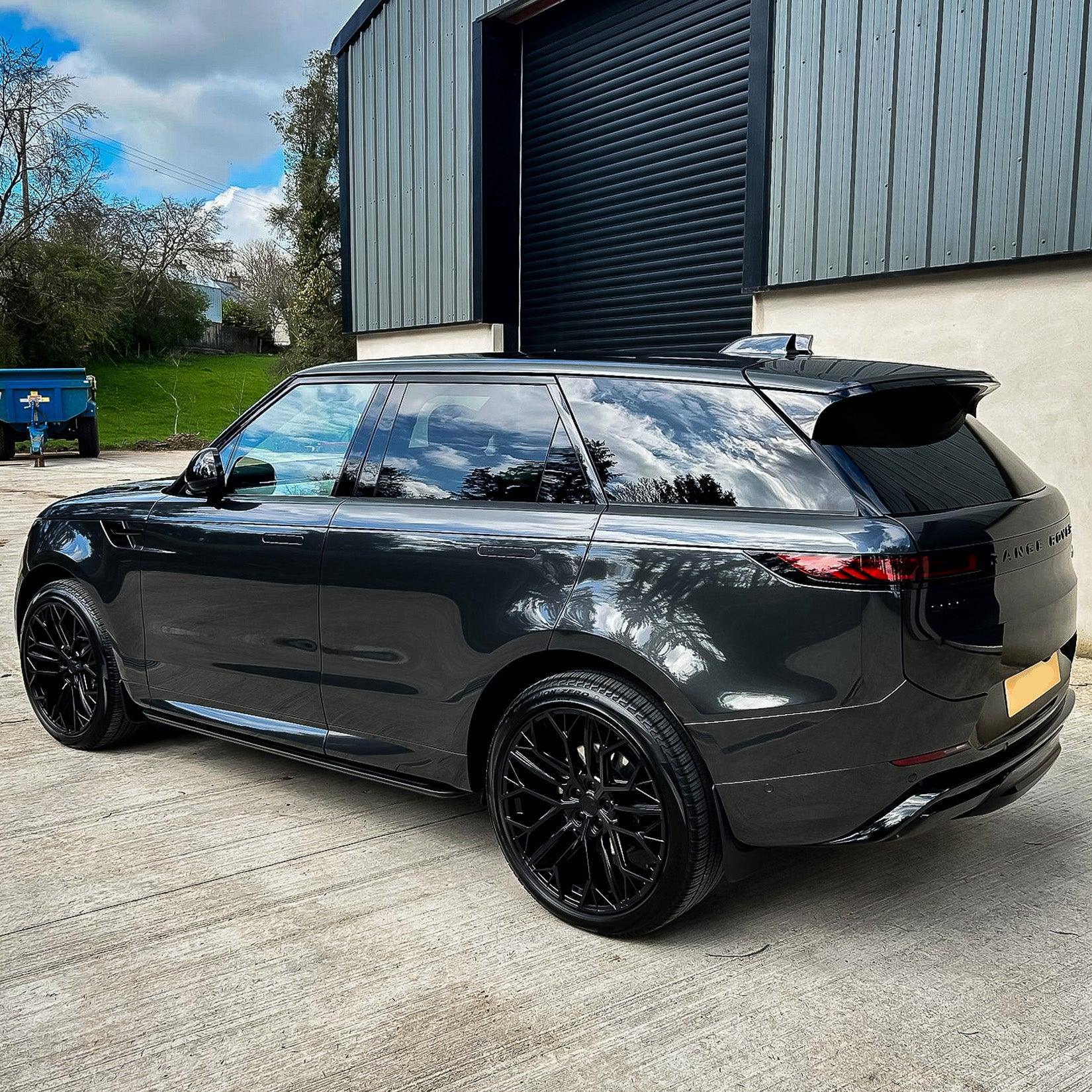 RANGE ROVER SPORT / VOGUE 2023 ON – SIDE STEPS / RUNNING BOARDS BLACK EDITION - RisperStyling